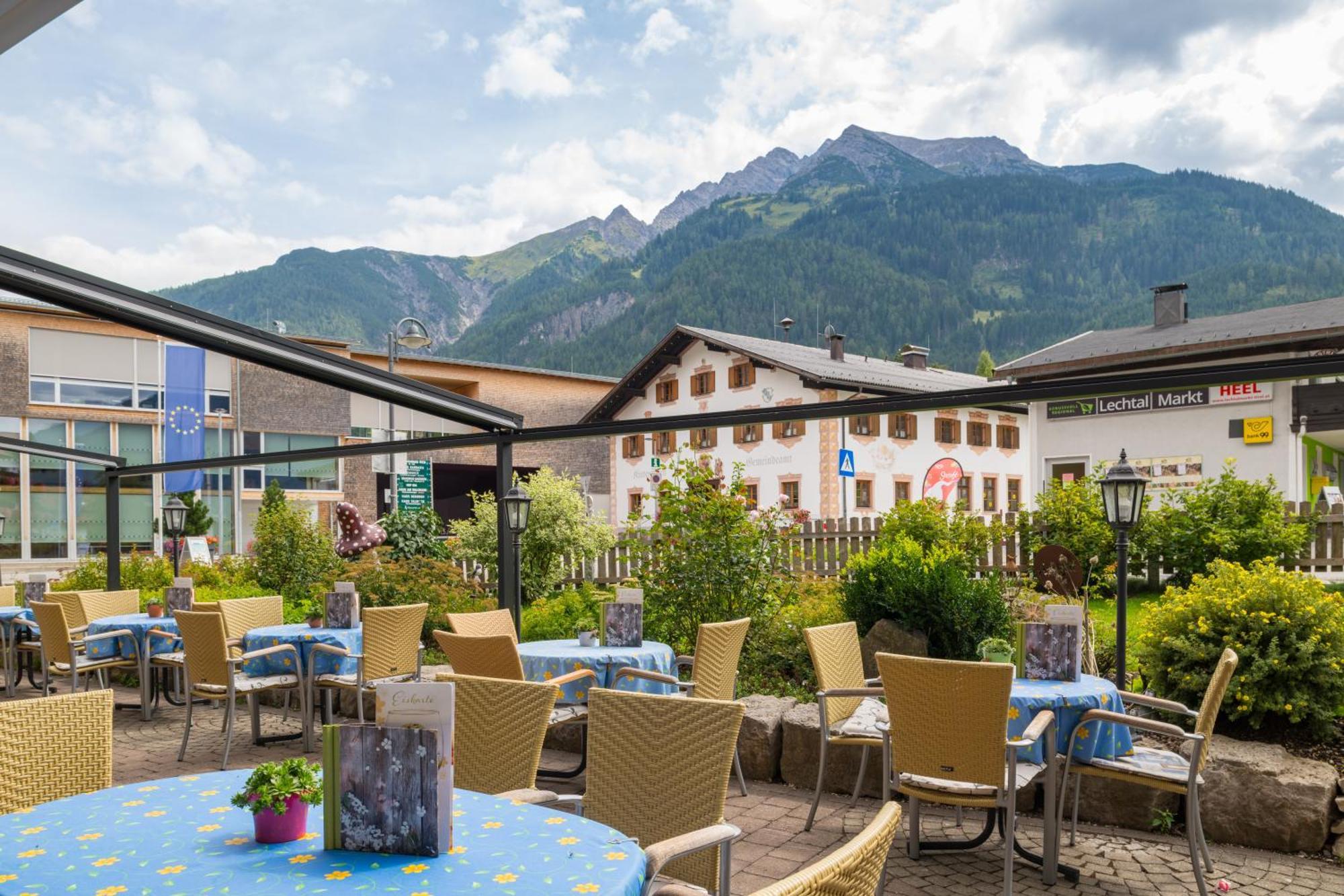 Hotel Post Bach  Exterior photo